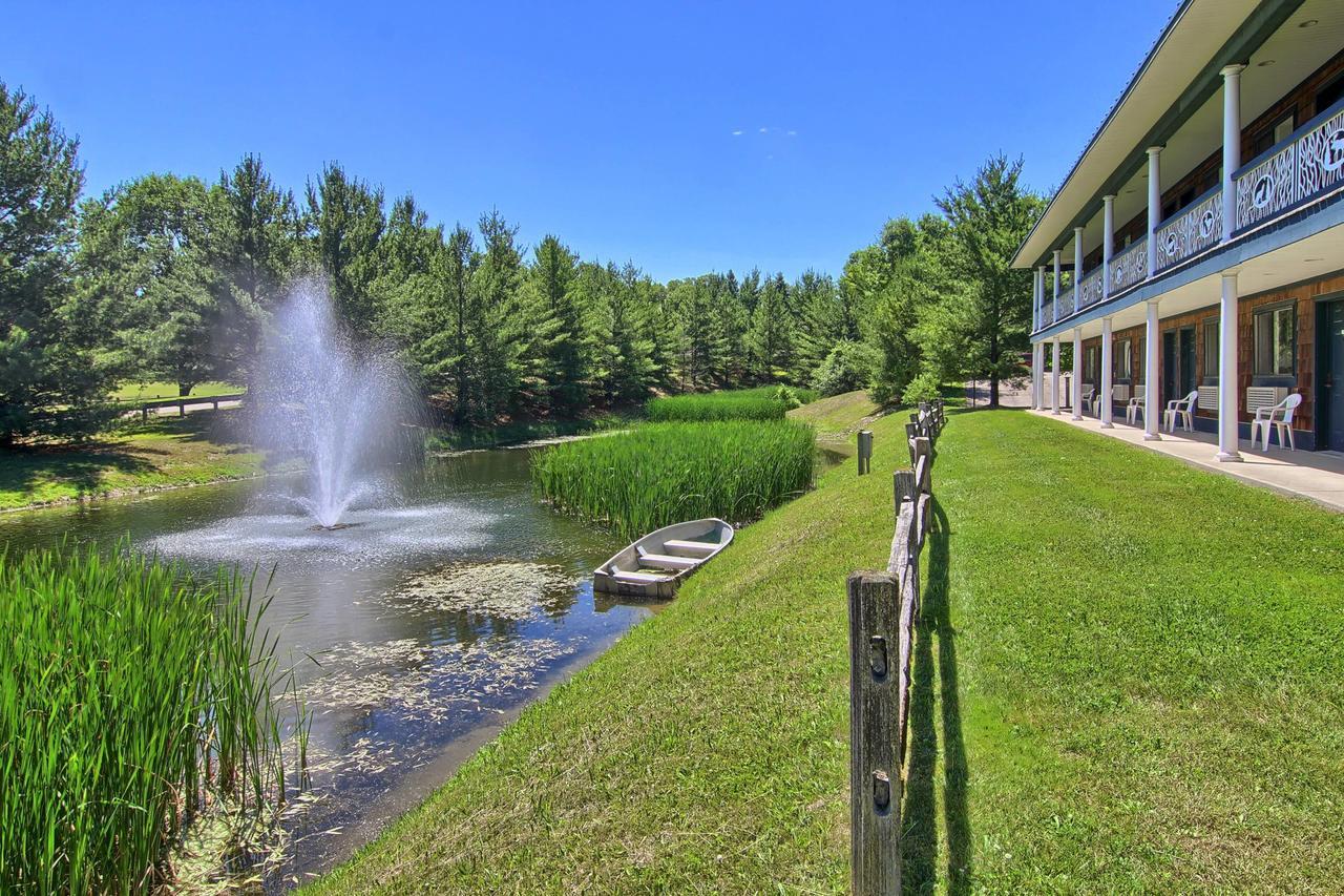 The Legend Cottage Inn Bellaire Экстерьер фото