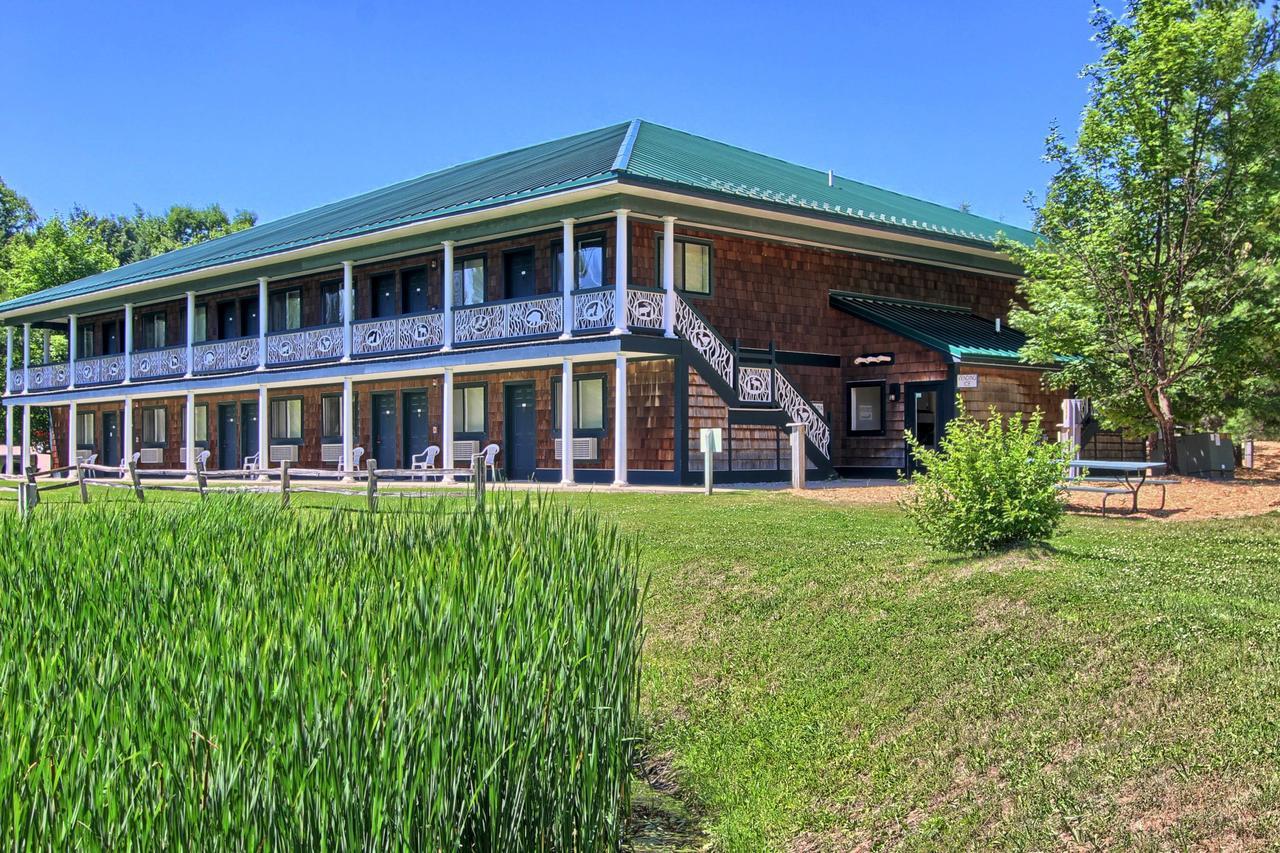 The Legend Cottage Inn Bellaire Экстерьер фото