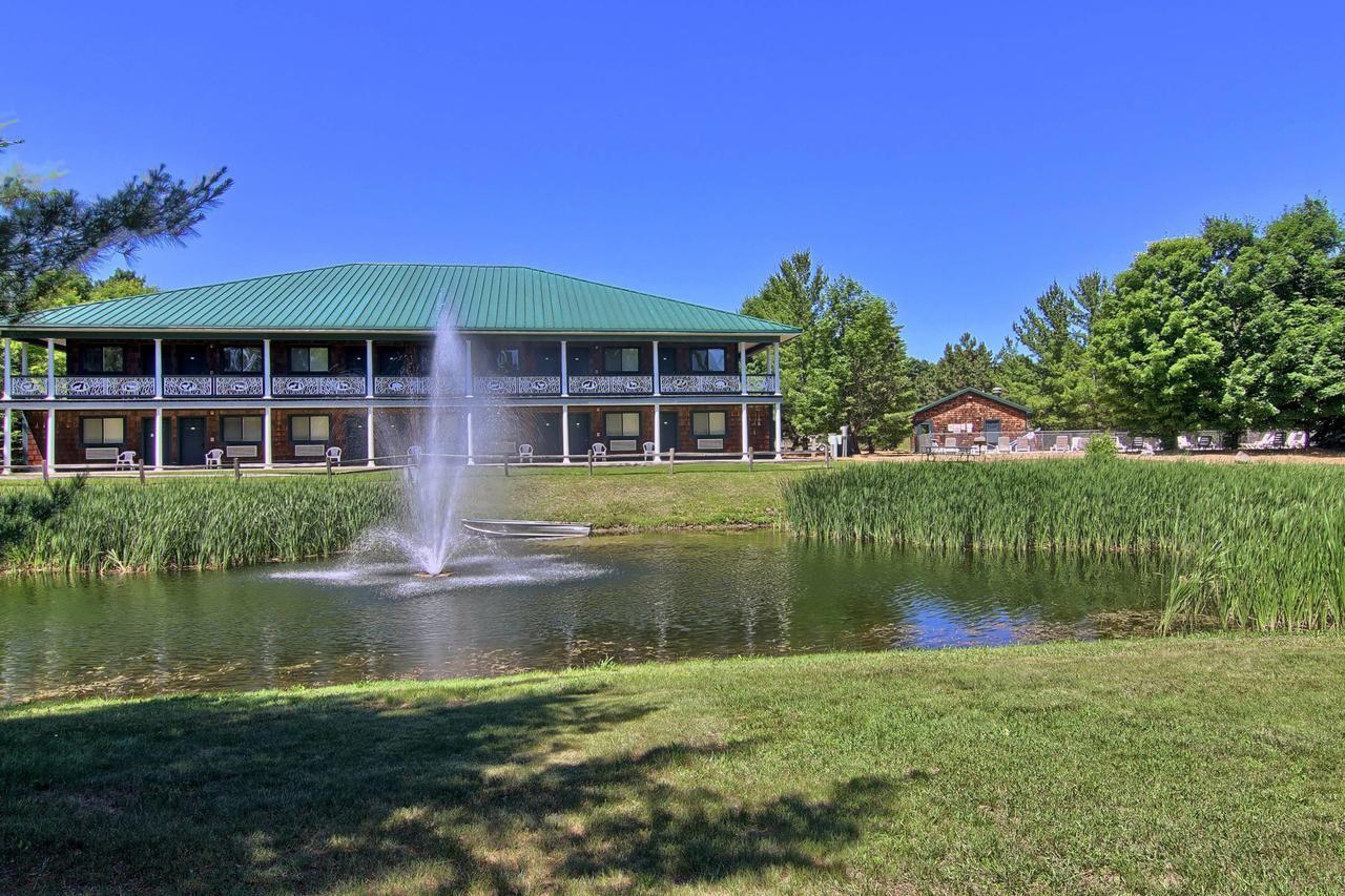 The Legend Cottage Inn Bellaire Экстерьер фото